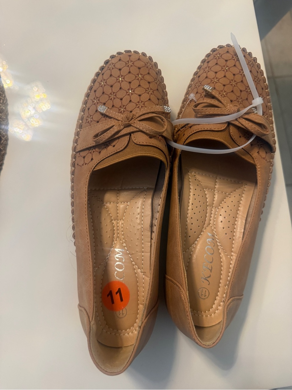 Klogs Women's Tan Perforated Bow Slip-On Loafers